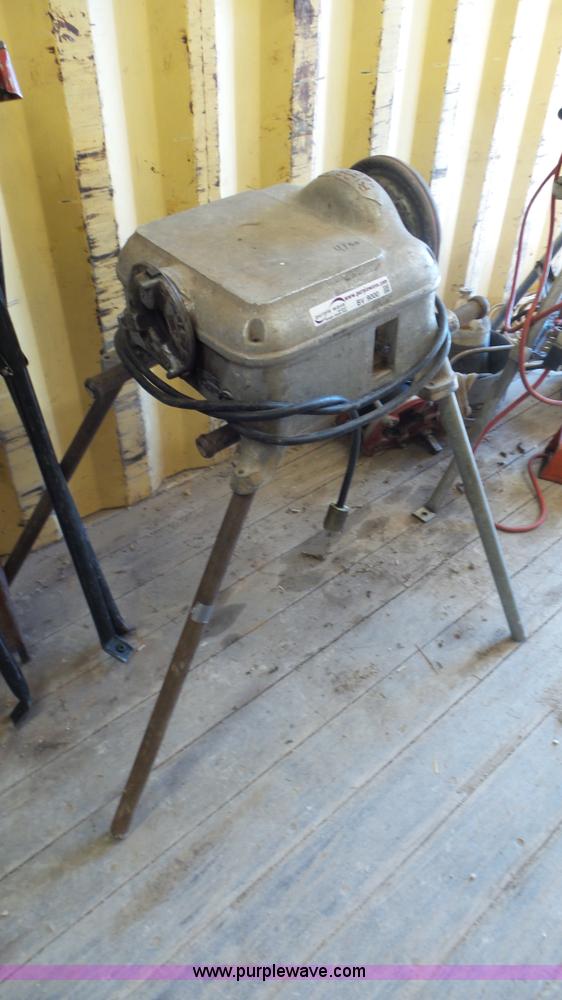 image for item BV9000 Ridgid 400A pipe threader