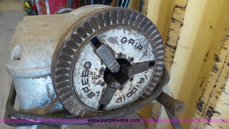 image for item BV9000 Ridgid 400A pipe threader