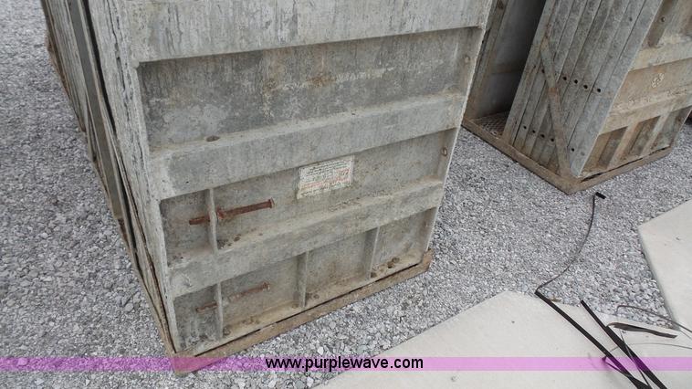 image for item BV9577 Aluminum concrete forms
