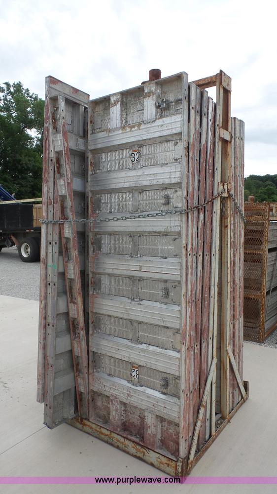 image for item BV9588 Vertibrick face aluminum concrete forms