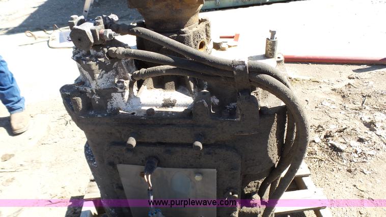 image for item BV9592 Eaton Fuller RTX14609R nine speed transmission