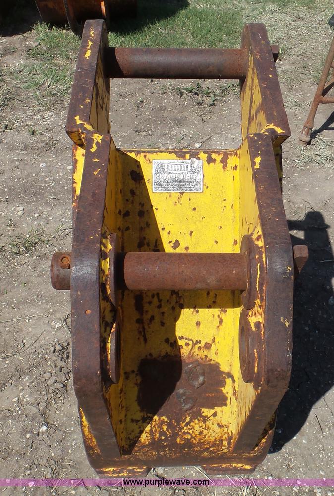 Gannon backhoe bucket in Hays, KS Item CD9976 sold Purple Wave