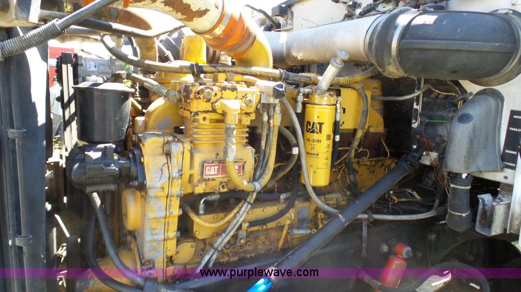 image for item F1427 1992 Peterbilt 377 semi truck