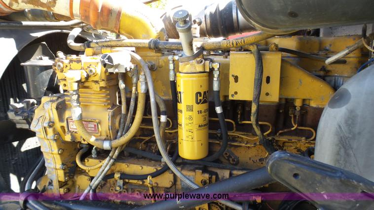 image for item F1427 1992 Peterbilt 377 semi truck