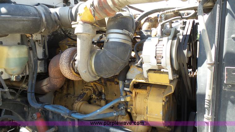 image for item F1427 1992 Peterbilt 377 semi truck