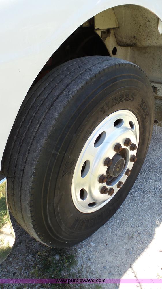 image for item F1427 1992 Peterbilt 377 semi truck