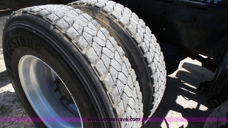 image for item F1427 1992 Peterbilt 377 semi truck