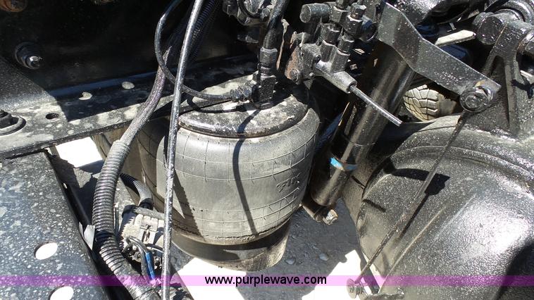 image for item F1427 1992 Peterbilt 377 semi truck