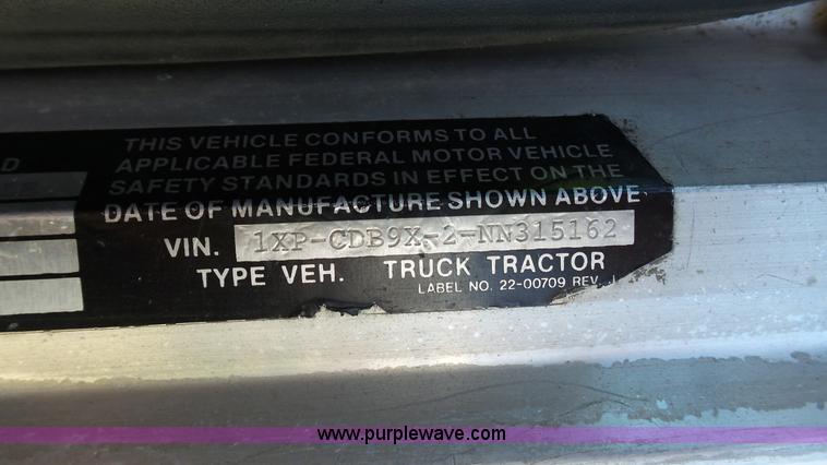 image for item F1427 1992 Peterbilt 377 semi truck