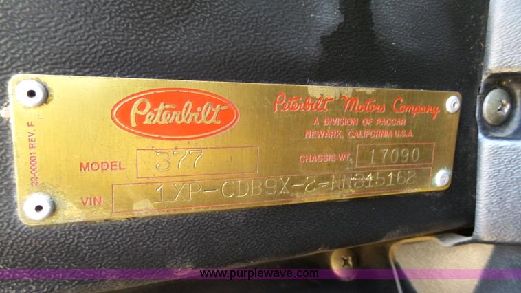 image for item F1427 1992 Peterbilt 377 semi truck