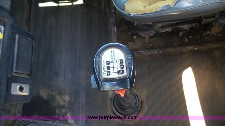 image for item F1428 1991 Kenworth T600 semi truck