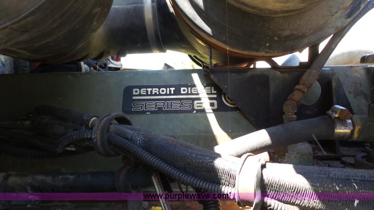 image for item F1428 1991 Kenworth T600 semi truck