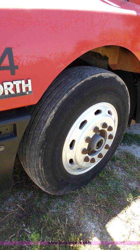 image for item F1428 1991 Kenworth T600 semi truck