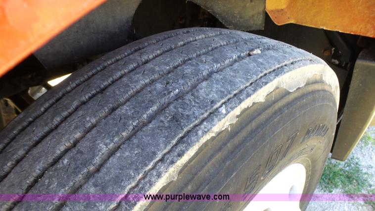 image for item F1428 1991 Kenworth T600 semi truck