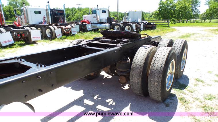 image for item F1428 1991 Kenworth T600 semi truck