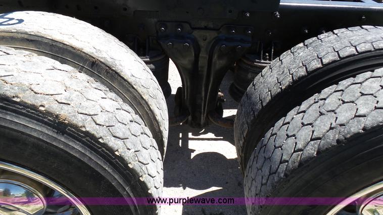 image for item F1428 1991 Kenworth T600 semi truck