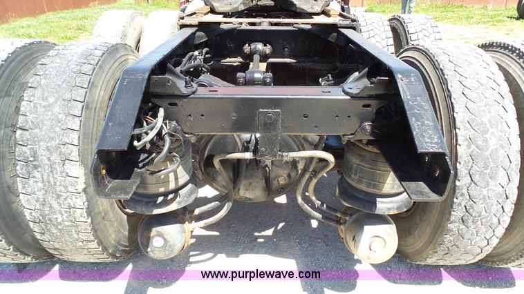 image for item F1428 1991 Kenworth T600 semi truck