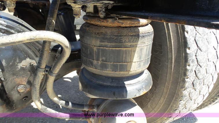 image for item F1428 1991 Kenworth T600 semi truck