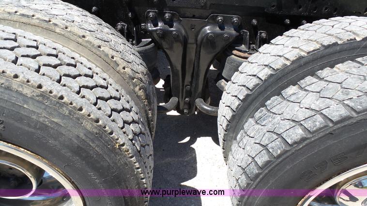 image for item F1428 1991 Kenworth T600 semi truck