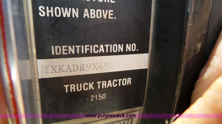 image for item F1428 1991 Kenworth T600 semi truck