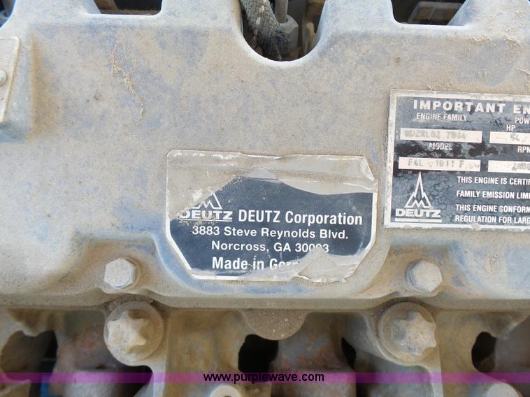 image for item J1662 1999 Genie S60 boom lift