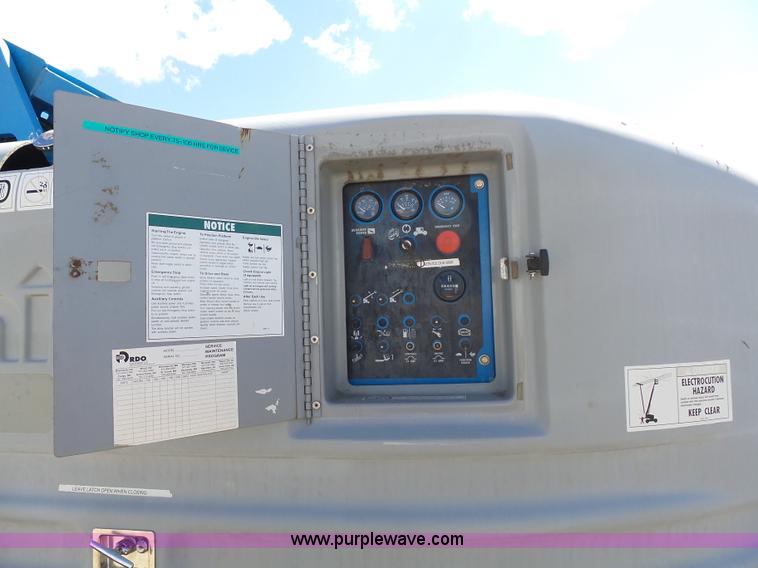 image for item J1662 1999 Genie S60 boom lift