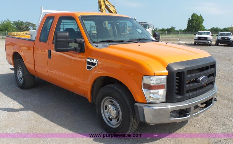 image for item J2786 2010 Ford F250 XL SuperCab pickup truck