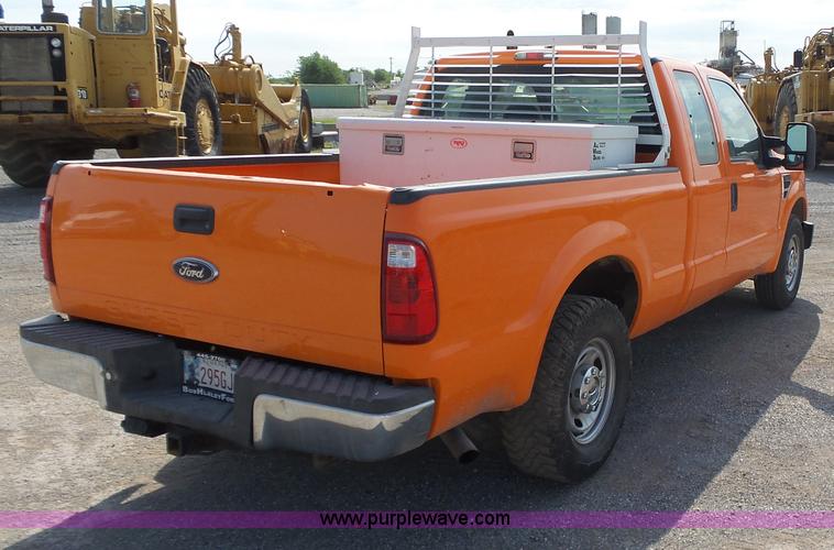 image for item J2786 2010 Ford F250 XL SuperCab pickup truck