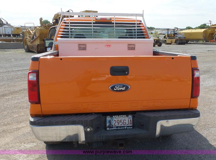 image for item J2786 2010 Ford F250 XL SuperCab pickup truck