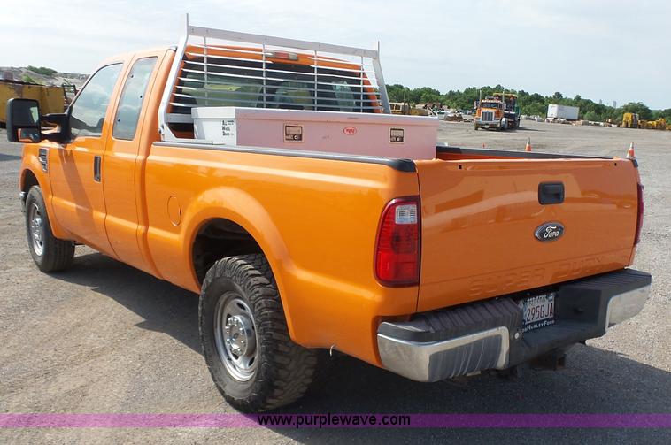 image for item J2786 2010 Ford F250 XL SuperCab pickup truck