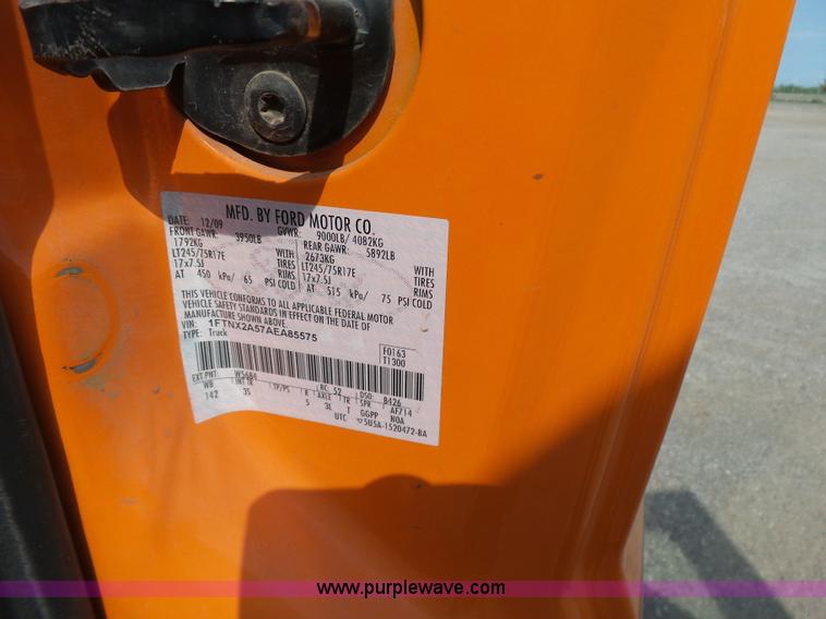 image for item J2786 2010 Ford F250 XL SuperCab pickup truck