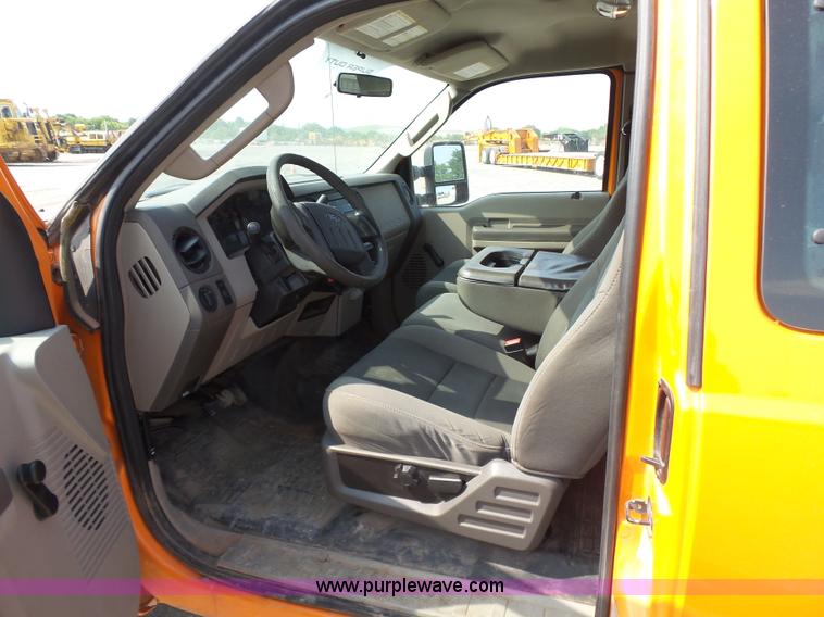 image for item J2786 2010 Ford F250 XL SuperCab pickup truck