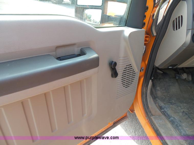 image for item J2786 2010 Ford F250 XL SuperCab pickup truck