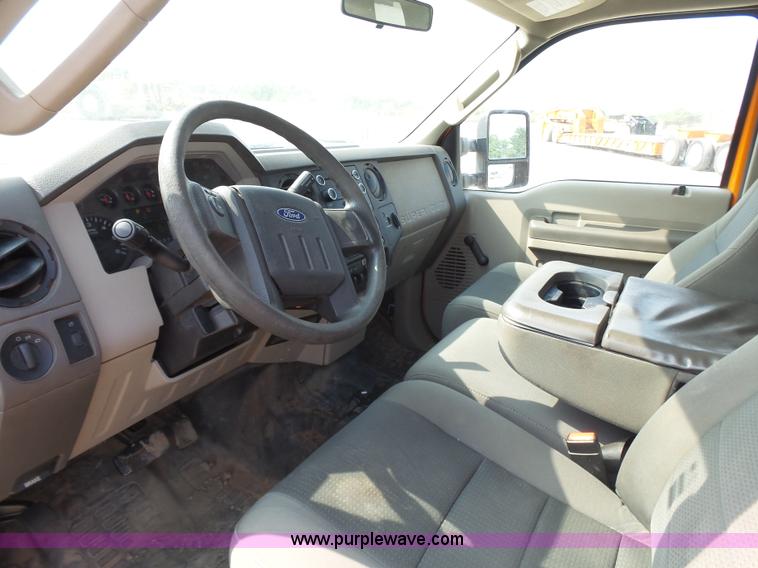 image for item J2786 2010 Ford F250 XL SuperCab pickup truck