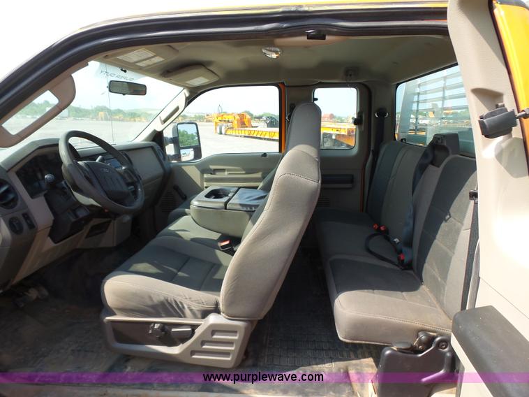 image for item J2786 2010 Ford F250 XL SuperCab pickup truck