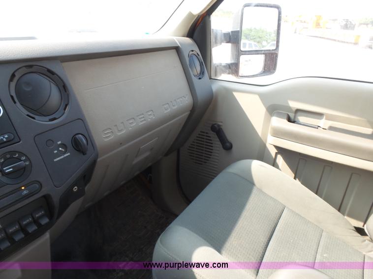 image for item J2786 2010 Ford F250 XL SuperCab pickup truck