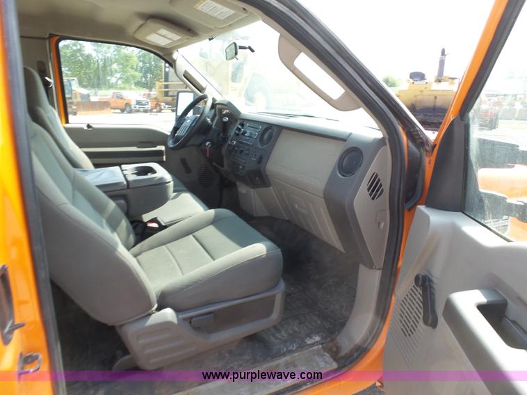 image for item J2786 2010 Ford F250 XL SuperCab pickup truck