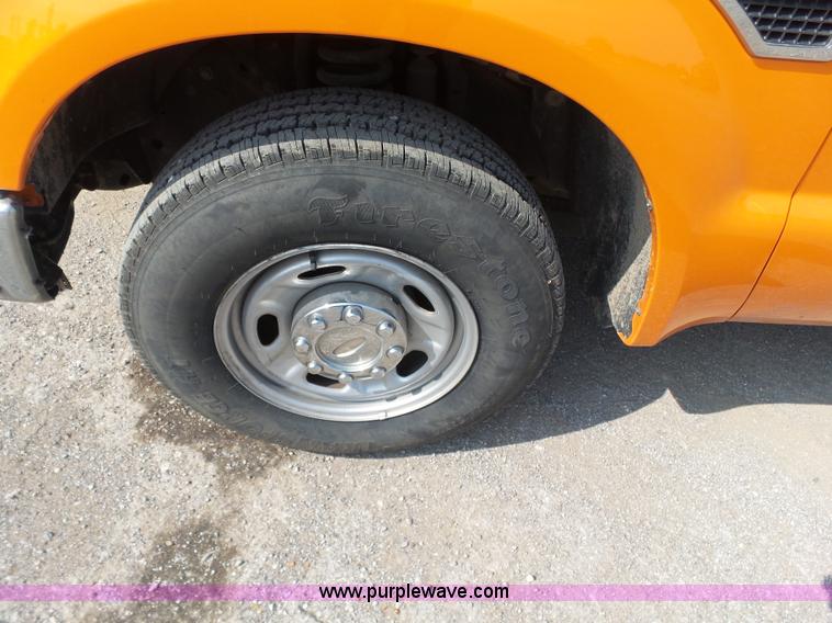 image for item J2786 2010 Ford F250 XL SuperCab pickup truck