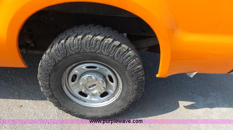 image for item J2786 2010 Ford F250 XL SuperCab pickup truck