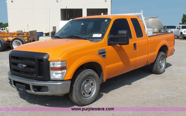 image for item J2787 2010 Ford F250 XL SuperCab pickup truck
