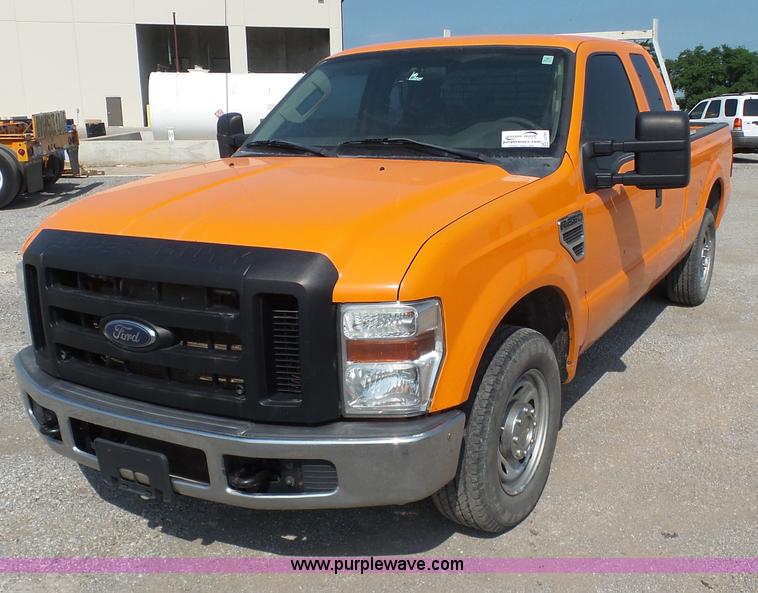 image for item J2787 2010 Ford F250 XL SuperCab pickup truck