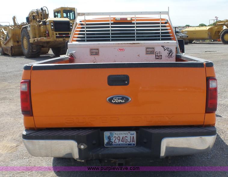 image for item J2787 2010 Ford F250 XL SuperCab pickup truck
