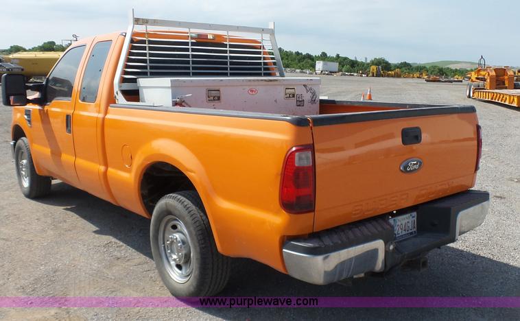 image for item J2787 2010 Ford F250 XL SuperCab pickup truck