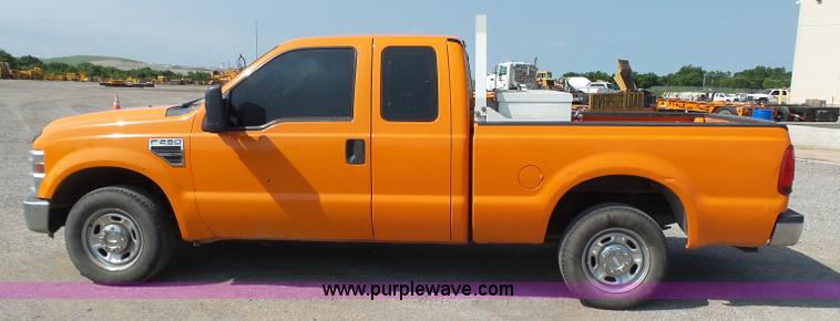 image for item J2787 2010 Ford F250 XL SuperCab pickup truck