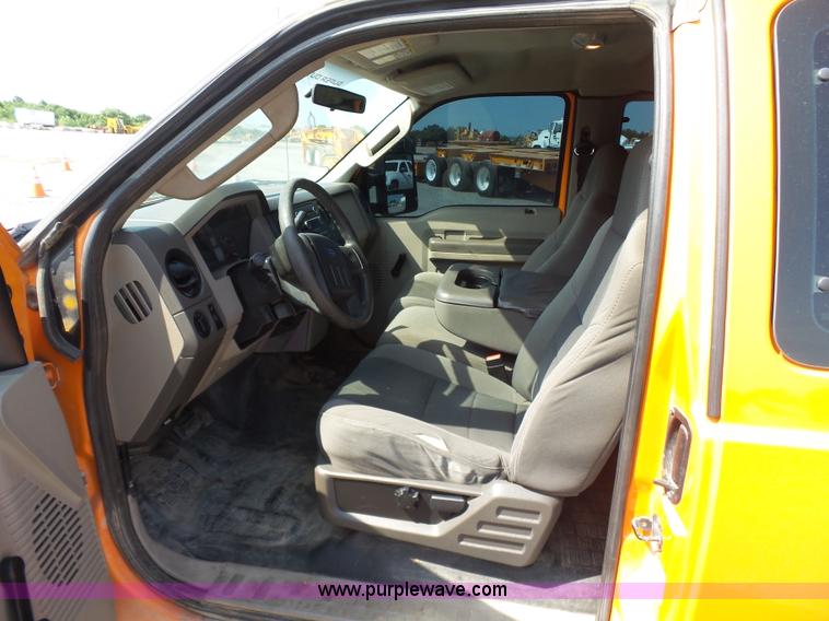 image for item J2787 2010 Ford F250 XL SuperCab pickup truck