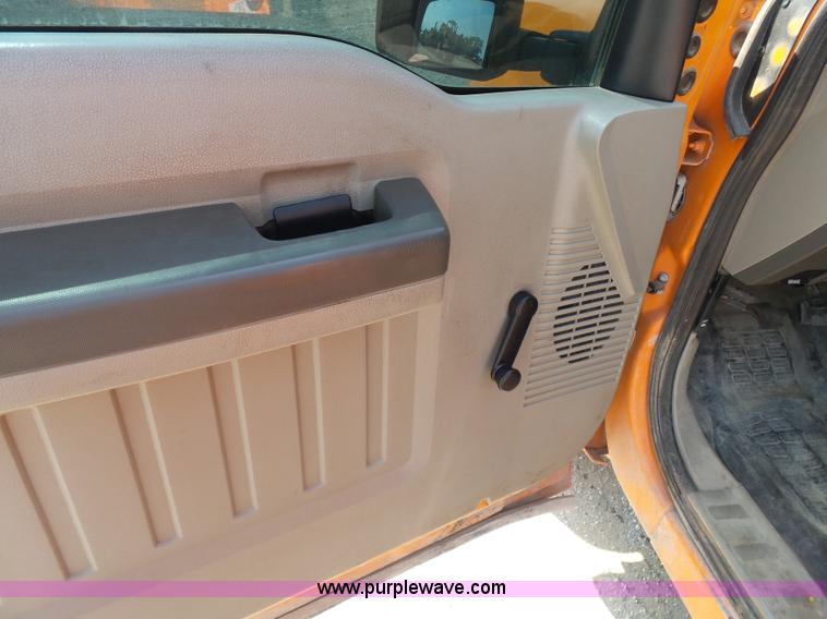 image for item J2787 2010 Ford F250 XL SuperCab pickup truck