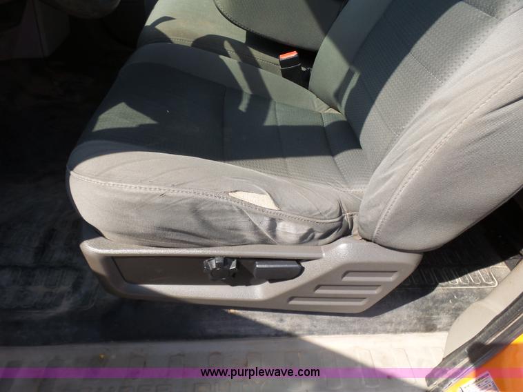 image for item J2787 2010 Ford F250 XL SuperCab pickup truck