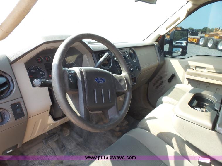 image for item J2787 2010 Ford F250 XL SuperCab pickup truck