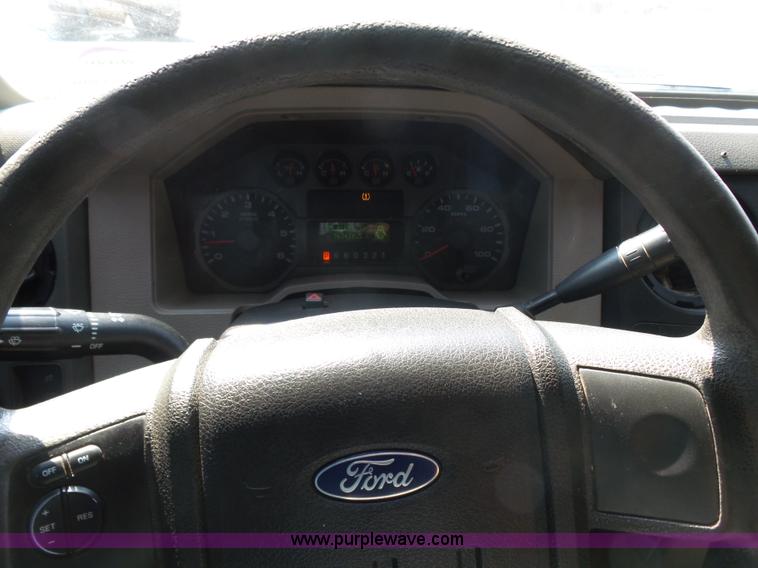 image for item J2787 2010 Ford F250 XL SuperCab pickup truck