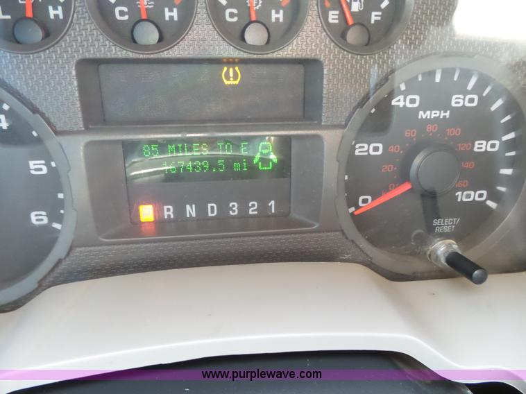 image for item J2787 2010 Ford F250 XL SuperCab pickup truck